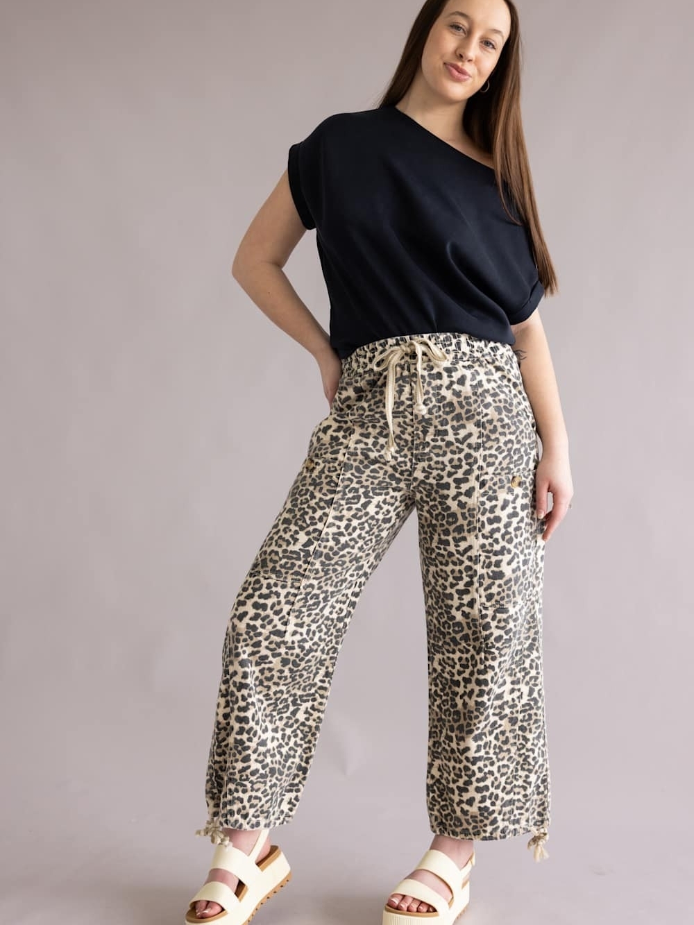 Aaron & Amber Leopard Pants for Women in Leopard Print Size L Nwt